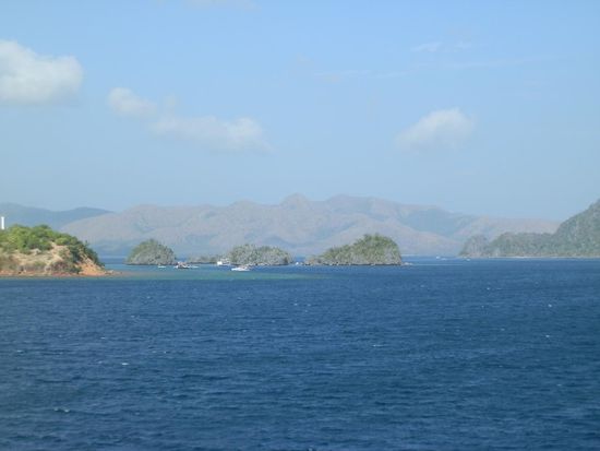 Um die Inseln herum ist die Einfahrt nach Coron