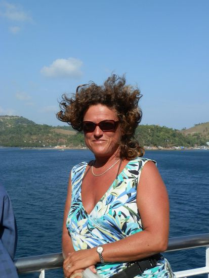 Einen Tag auf See und die Frisur ist hin!  
Salzwasser ist der beste Haarfestiger