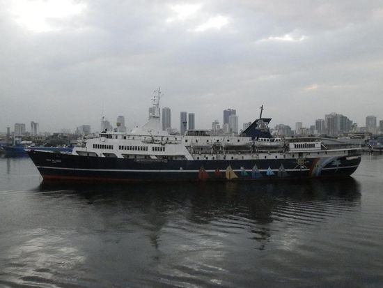 Hätte unsere Fähre so ausgesehen, hätte ich mit Schwimmweste an Deck geschlafen...