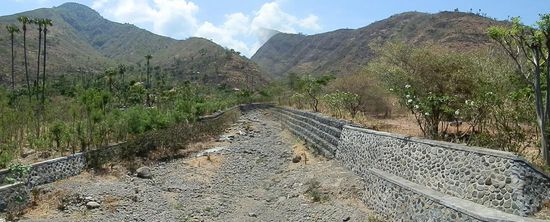 Ausgetrockneten Flussläufen