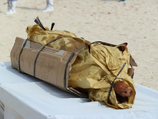 Die einzelnen Gruppen entstanden durch die vielen Ortsteile der gesamten Insel und jede Gruppe hatte mindestens ein Spanferkel!!!