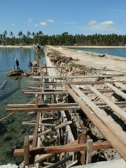 Es gibt auf dieser Inselseite drei Anlegestellen 
Zwei davon sind wieder in Betrieb
Dieser dauert noch etwas länger
