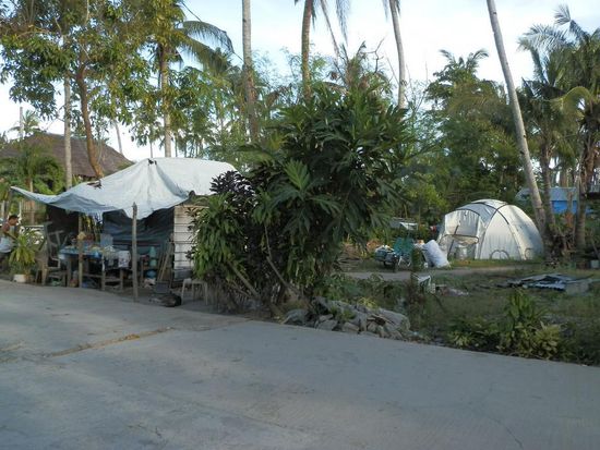 Allerdings gibt es auch noch genügend Menschen hier, die noch nicht so weit sind 