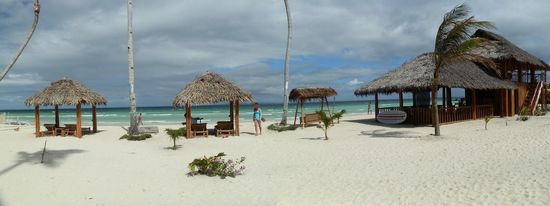 Beim Nachbarn...ein deutscher, mit einem nagelneuem Resort
Für uns aber zu teuer mit 2000 PHP - 40 €