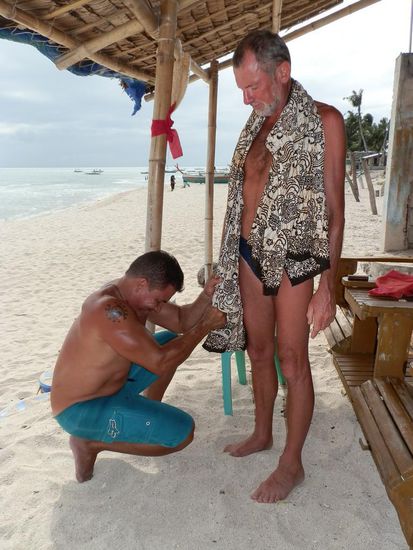 Mein Bossi probiert mal wieder einen Knochenbrecher!!!