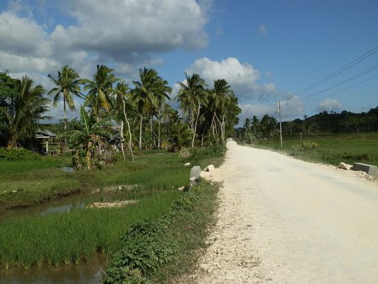 Zivilisation...aber die Straße war auch nur aus Geröll...nur noch 20 Kilometer unendliche Weiten