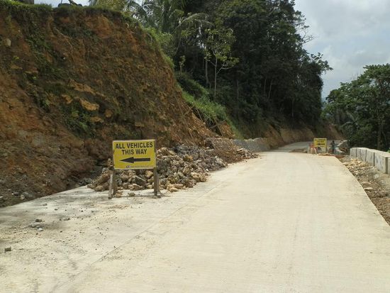 Diese Strecke führte und durch die kleinen Berge
Schaut mal auf den Pfeil...Hahaha!