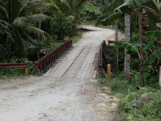 Die alten einfachen Brücken hatte das Beben nichts anhaben können
Nicht umsonst heißt es "Die guten alten Zeiten"