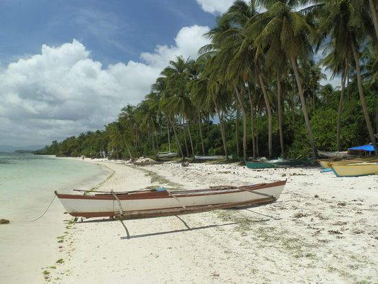 Auf der anderen Seite ist kein Resort, also Naturstrand
Aber keiner der Strände war vermüllt