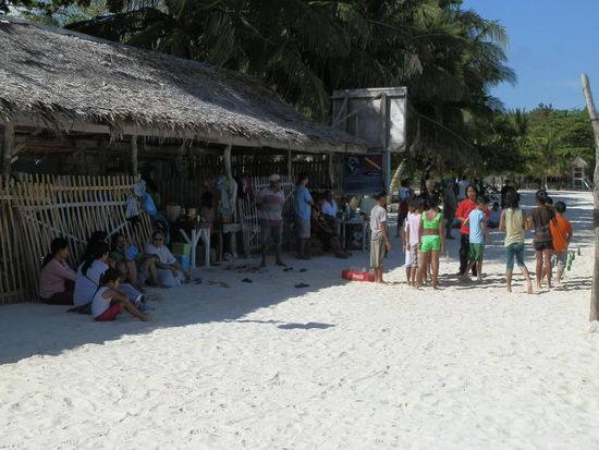 Und diese gleich nebenan
Eigentlich ganz lustig...denn alle genießen diesen Tag so gut es nur geht 