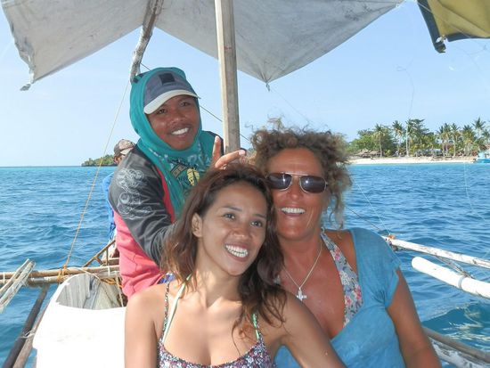 Alle zusammen auf Seefahrt, unserer Vermieter Rolli ist auch dabei 