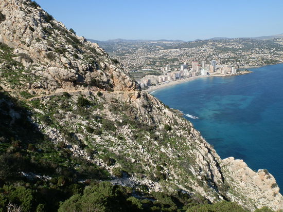 Hinter der Absperrung hatte er schon einen Weg entdeckt den er nun Folgen wollte - aber ohne mich!!!