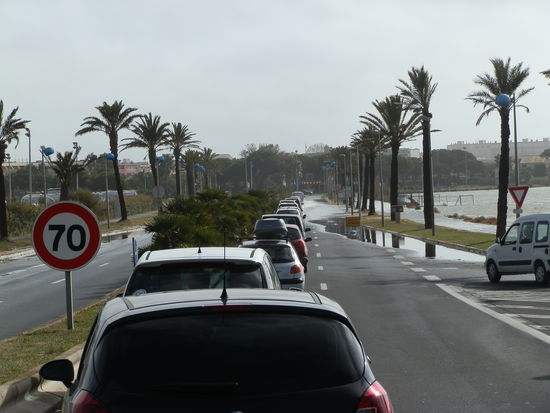 In der Nacht zuvor hat es wohl ein wenig geregnet!!!
Kurz hinter Perpignan