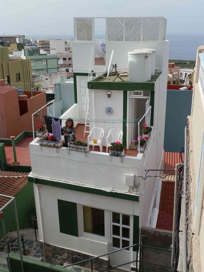 Nichts für Faulies
Küche - von ganz Oben - drei Etagen tiefer
Haha - wers nicht im Kopf hat, hats in den Beinen!!!