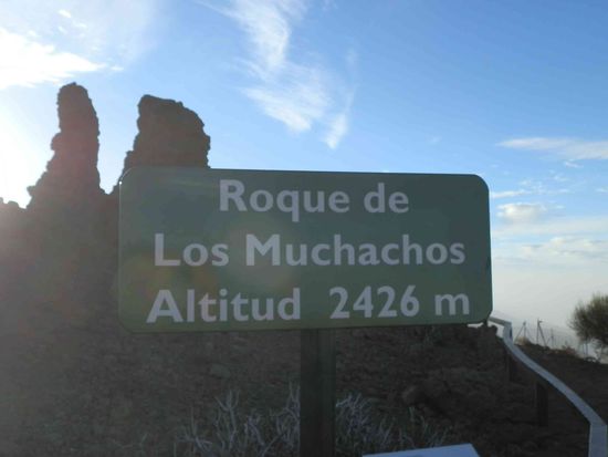 Man muss sich doch wundern - so eine kleine Insel und solch einen hohen Berg