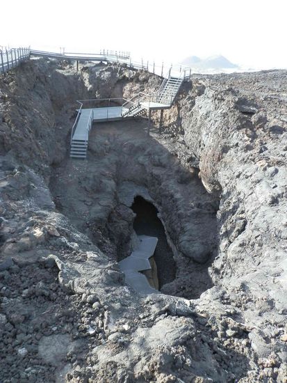 Und hinterlies einen Vulkantunnel von ca 500 m länge
Soll 2016 unter Führungen besichtigt werden können