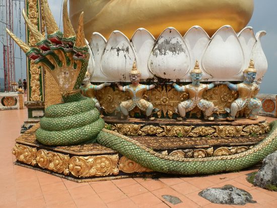 Die Fünfköpfige  Naga Buddha Schlange die den Buddha beschütz