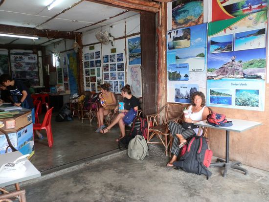 Busstation in Krabi - direkt am Hafen inkl. einem leckeren Eiscafe!!!