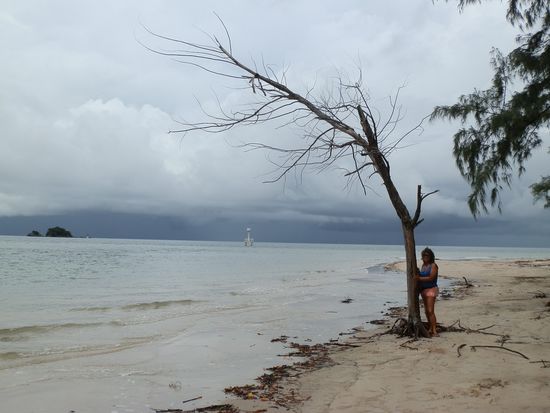 Was für ein wunderschöner Strand und kein Mensch weit und breit
Später wussten wir auch warum - Sandfliegen