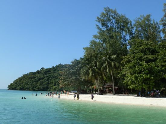 Nächste Station - Beras Basah
Eine kleine Insel weiter im Westen
Eine Stunde zum Relaxen  Da Langkawi nicht so wirklich mit schönen klaren Wasser mithalten kann, war das hier mal wirklich schön