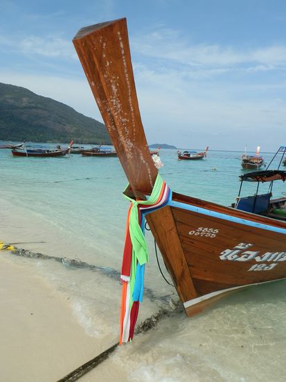 Kurz zuvor haben die Boote neue Tücher bekommen die in der Sonne so schön aussahen