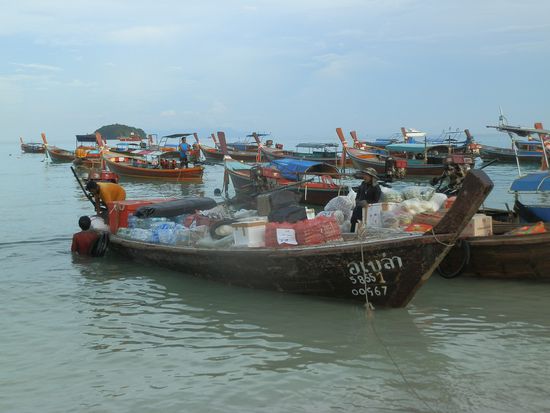 Alles muss vom Festland auf die Insel gefahren werden
Hier wird nichts produziert
Sogar Eiswürfel wurden hier geschleppt ???