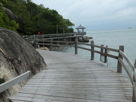 Läuft man an diesem tollen Strand spazieren, kommt man an diesem Weg