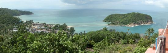 Mea Haad Bucht 
Mit einer kleinen vorgelagerten Insel
