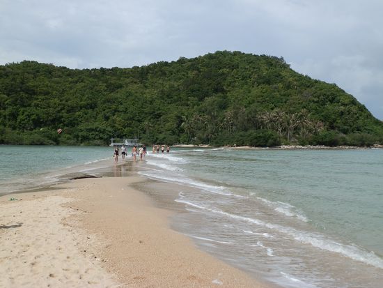 Wollte ich so gerne aber auf halber Strecke musste ich wieder umkehren
Der Sand war so weich und mein Knie fand das nicht lustig - schade