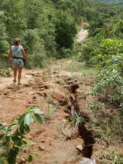 So sahen viele nicht befestigte Strassen aus !!!