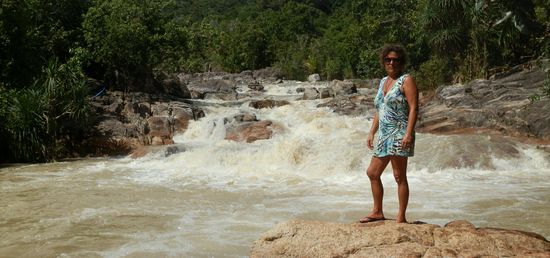 Wasserfall - wir nennen das eher eine Stromschnelle kurz vor der Sadet Beach
