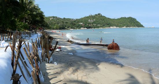Und die Thong Nai Pen Noi Beach liegt gleich daneben
Hier hatten sie wohl auch mit den Wassermassen zu kämpfen