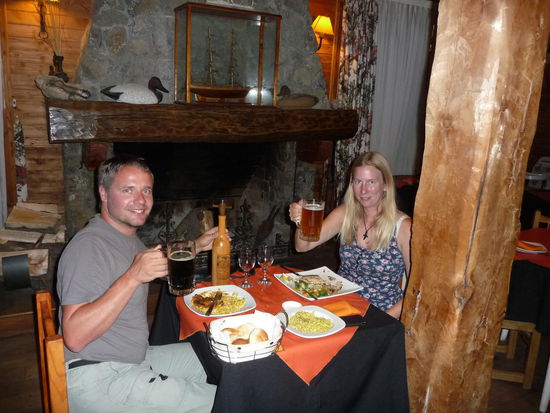 Beim Genuss von patagonischen Spezialitäten