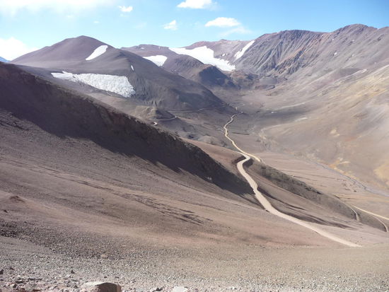 und auf der anderen Seite wieder runter