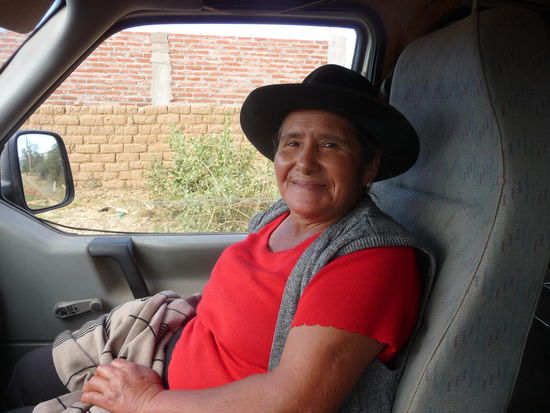 bolivianische Autostopperin