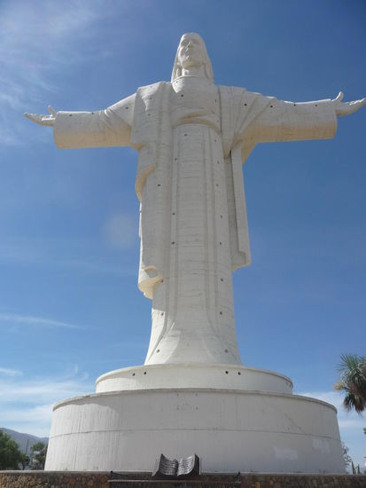 Cristo Statue