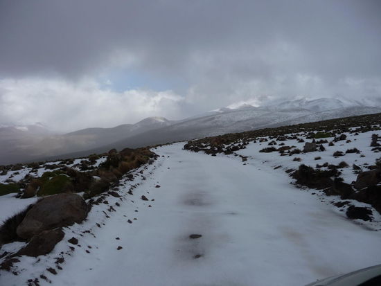 plötzlich Schnee auf 4300m