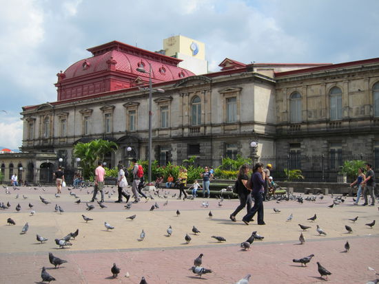 Plaza de la Cultura mit Nationaltheater
