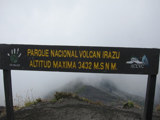 Von der Spitze des Vulkans (3432 Meter hoch) kann man die Karibik- und die Pazifikküste sehen, allerdings nur wenn man Glück hat (meist nur in der Trockenzeit von Jan-April und frühmorgens).