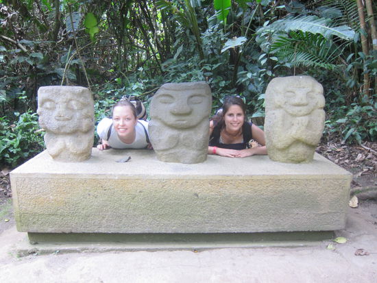 Nach mehreren Ausgrabungsstätten und hunderten mehr oder weniger gleichen Figuren, wurde es langsam langweilig 