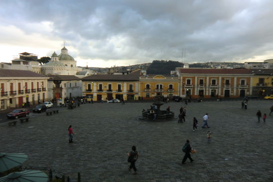 Die wunderschöne Altstadt ist Weltkulturerbe. Hier der Hauptplatz mit Kolonialhäusern.