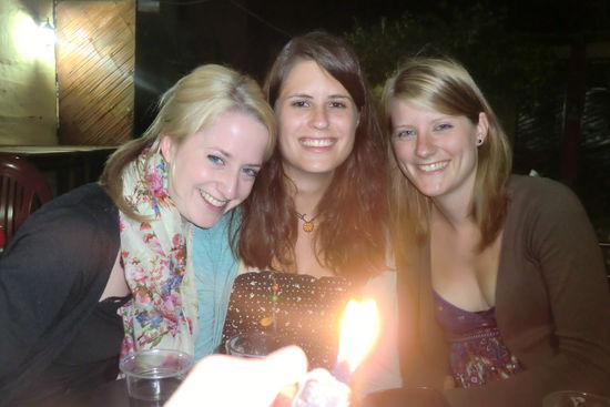 Die Welt ist so klein: In einem Restaurant treffen wir auf 3 Mädels, die in Konstanz studierten. Dann fällt uns auf, dass wir Veronika sogar über gemeinsame Freunde kennen. Was für ein Zufall!