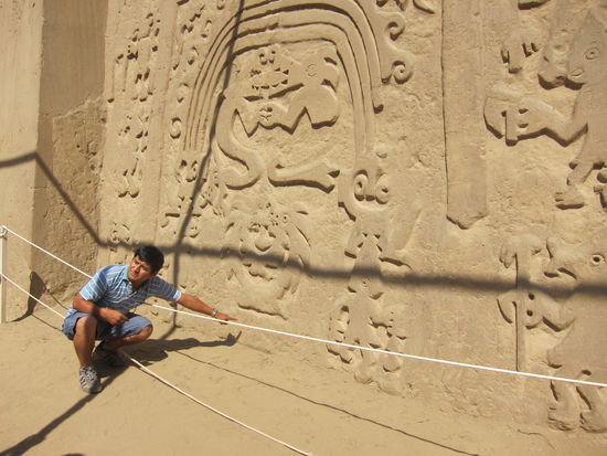 Unser Tourguide am Erklären
