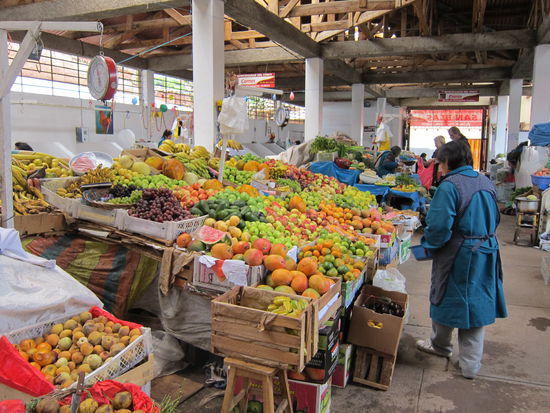 Unser Lieblingsort in der Stadt: der San Pedro Mercado mit tollen Obst-, Gemüse- und Kunsthandwerksständen.