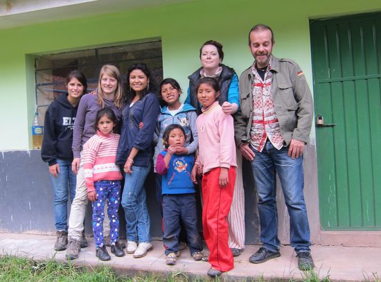 Mit den Betreuern und einigen Kindern