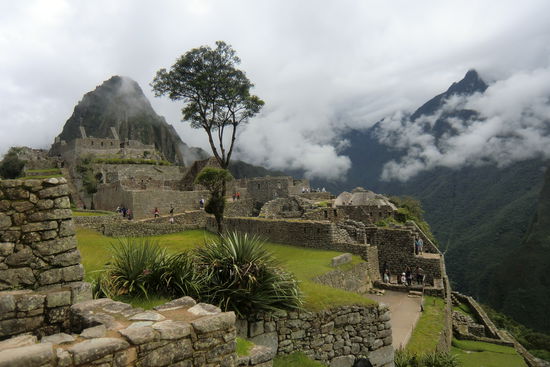 Die Stadt umfasste 216 steinerne Bauten, die mit einem System von Treppen verbunden waren.