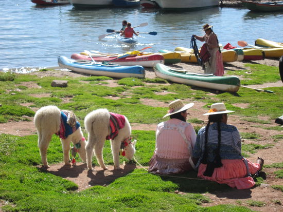 Bolivianischer Lebensstil am See