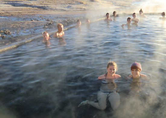 Erstaunlicherweise war uns danach so warm, dass das Umziehen in der Kälte kein Problem war (wir befinden uns immer noch in Bolivien = keine Umkleidekabine oder ähnliches).