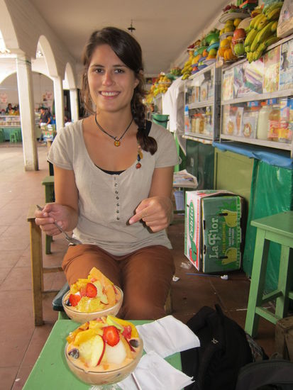 Mit frisch gepressten Säften und lecker Obstsalat!