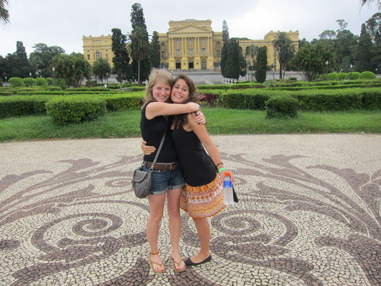 Vor dem Unabhängigkeits-Museum